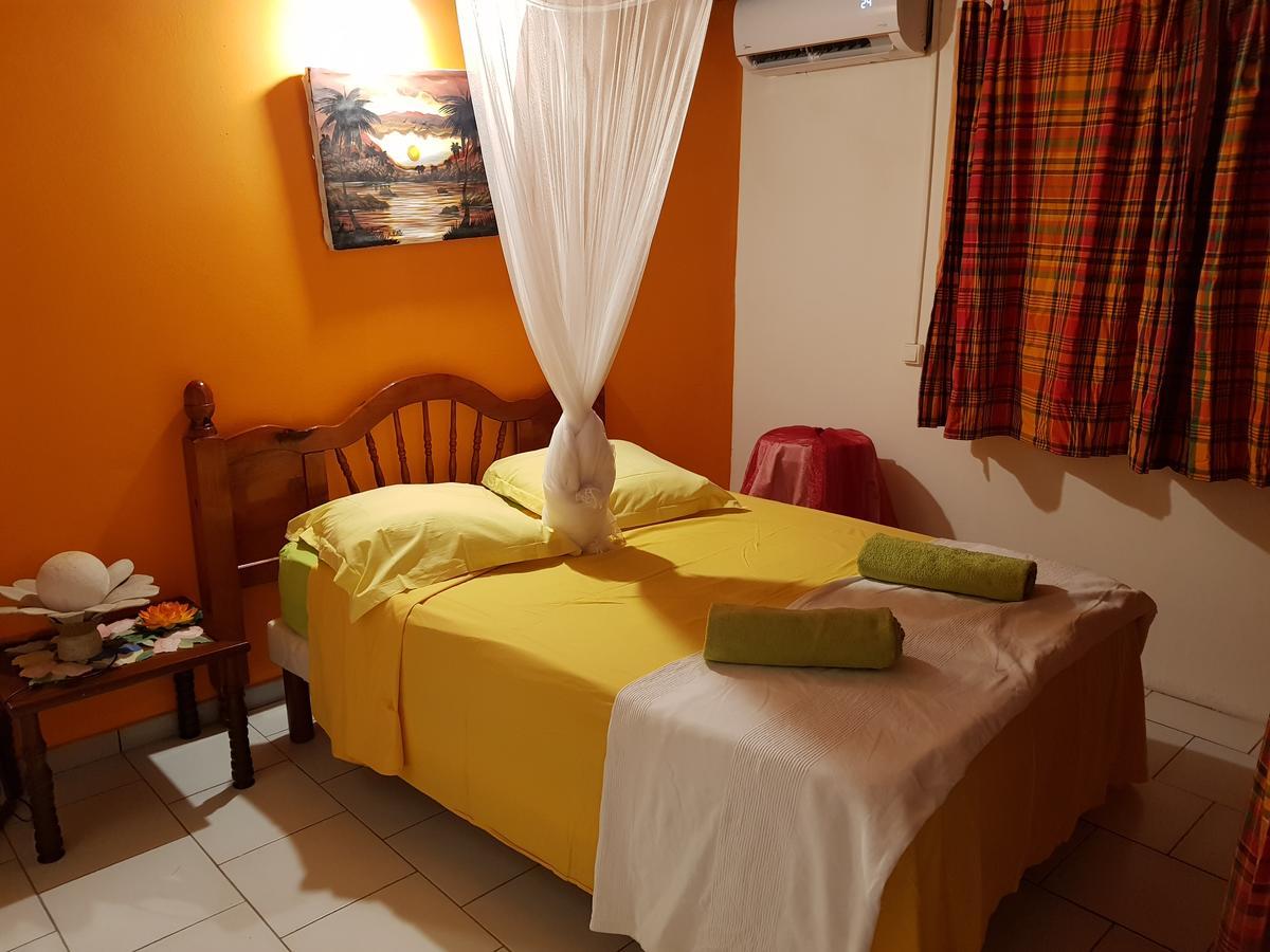 Bel Appartement - Proche Des Plages De Sainte Anne 外观 照片